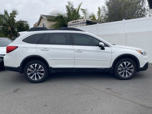 Used 2016 Subaru Outback 3.6R Limited image 2