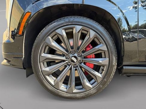 Used 2025 Cadillac Escalade V AWD/4WD image 9