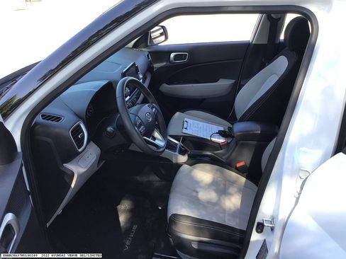 Used 2022 Hyundai Venue SEL w/ Cargo Package FWD image 8