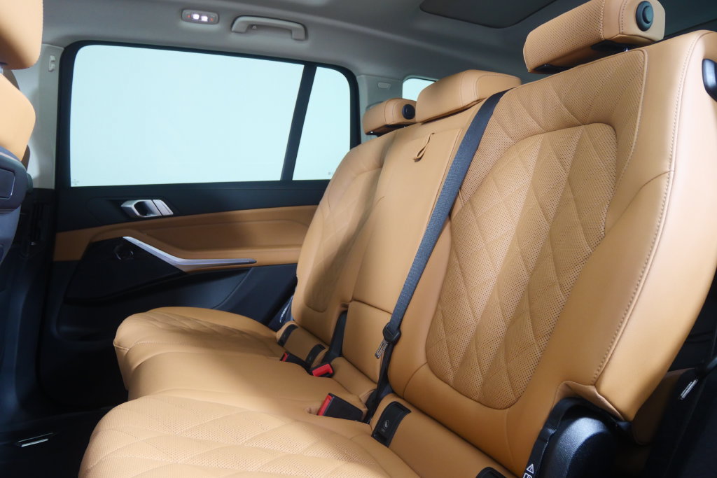 Certified 2024 BMW X7 xDrive40i AWD/4WD image 15