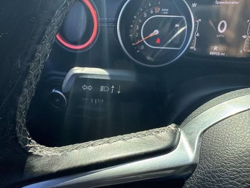 Used 2018 Jeep Wrangler Unlimited Sahara AWD/4WD image 35