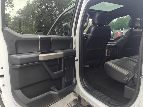 Used 2017 Ford F150 Raptor w/ Equipment Group 802A Luxury AWD/4WD image 24