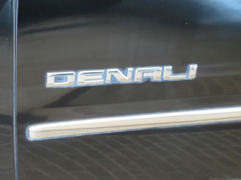 Used 2019 GMC Yukon XL Denali AWD/4WD image 85