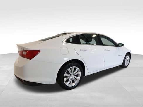Used 2025 Chevrolet Malibu LT FWD image 4