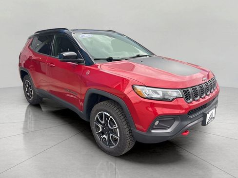 Used 2025 Jeep Compass Trailhawk AWD/4WD image 29