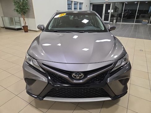 Used 2018 Toyota Camry XSE image 4