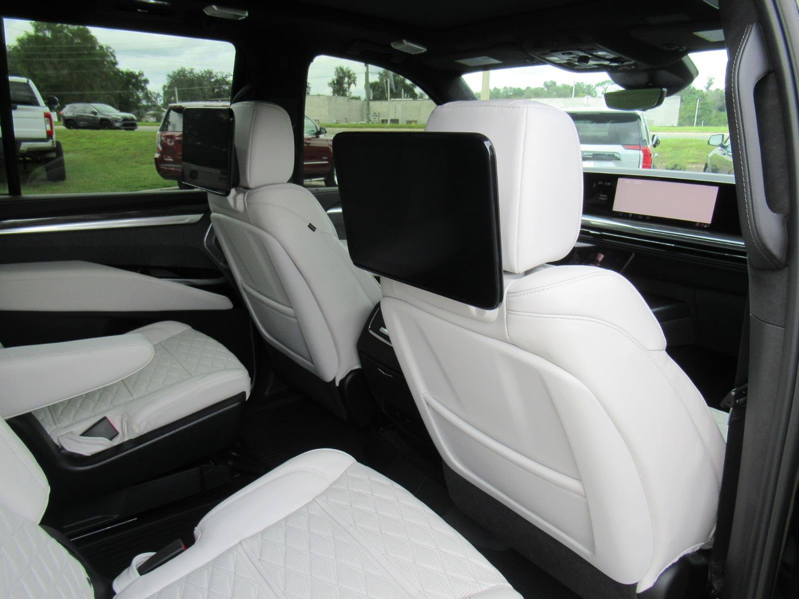 Certified 2025 Cadillac Escalade V AWD/4WD image 13