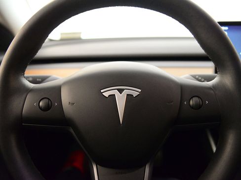 Used 2020 Tesla Model 3 Performance image 12