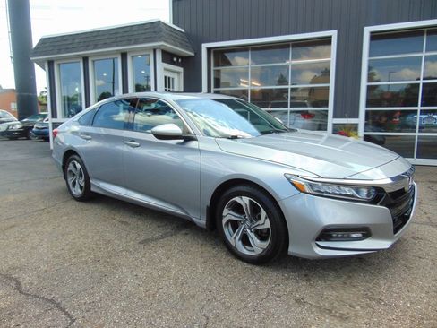 Used 2020 Honda Accord EX image 6