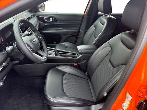 New 2026 Jeep Compass Latitude image 9