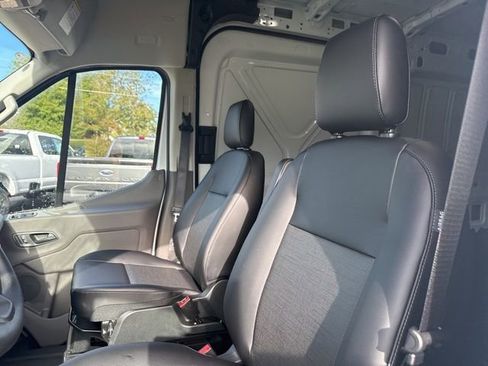 New 2025 Ford Transit 250 148 Medium Roof image 18