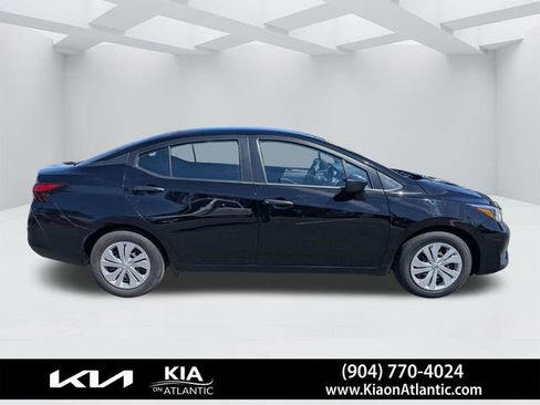 Used 2025 Nissan Versa S image 2