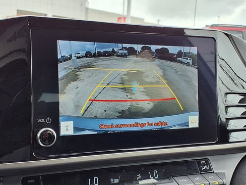 Used 2025 Toyota Camry LE FWD image 14