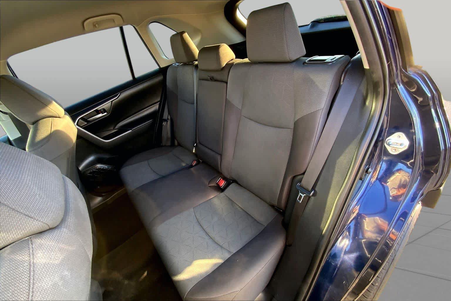 Used 2025 Toyota RAV4 XLE AWD/4WD image 18