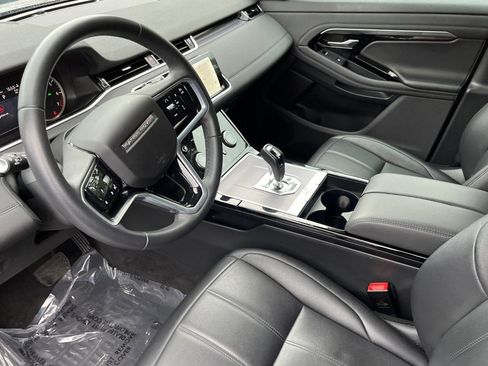 Used 2023 Land Rover Range Rover Evoque SE image 3