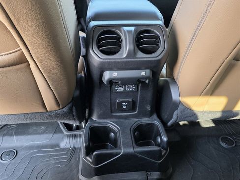 Used 2021 Jeep Gladiator Overland w/ Popular Equipment Package image 21