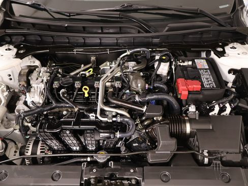 Used 2025 Nissan Altima 2.5 SV FWD image 18