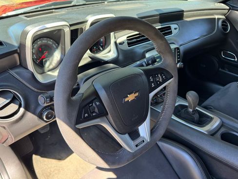 Used 2014 Chevrolet Camaro SS w/ SS Performance Package RWD image 17