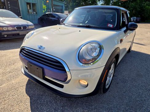 Used 2017 MINI Cooper 2-Door Hardtop FWD image 4
