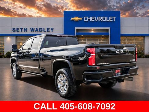 Used 2024 Chevrolet Silverado 2500 High Country w/ High Country Premium Package AWD/4WD image 5