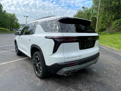 Used 2026 Chevrolet Traverse LT w/ Sun and Wheel Package AWD/4WD image 5