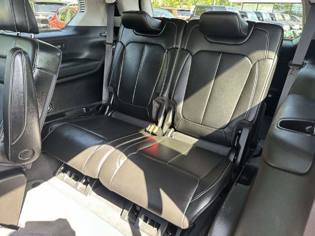 Used 2023 Jeep Grand Cherokee L Limited AWD/4WD image 14