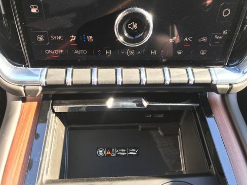 Certified 2025 GMC Yukon XL Denali image 39