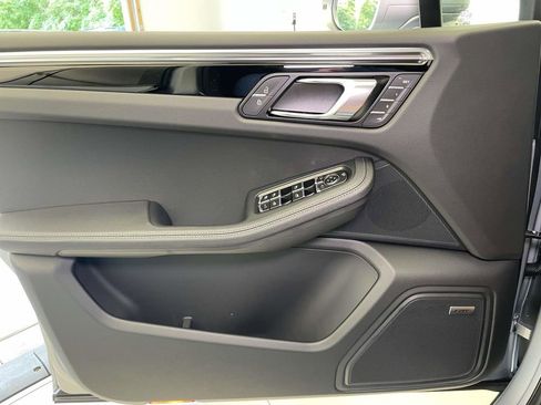 New 2025 Porsche Macan image 36