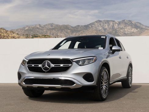 Used 2026 Mercedes-Benz GLC 300 image 1