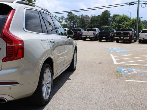 Used 2017 Volvo XC90 T6 Momentum w/ Vision Package AWD/4WD image 36