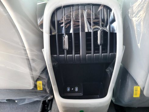 New 2026 Hyundai Kona Limited FWD image 12