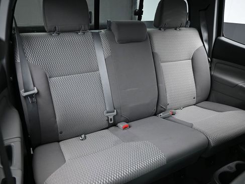 Used 2015 Toyota Tacoma PreRunner image 29