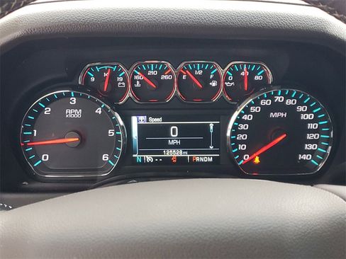 Used 2016 Chevrolet Suburban LT image 28