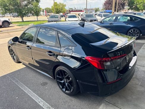 Used 2023 Honda Civic Sport image 3