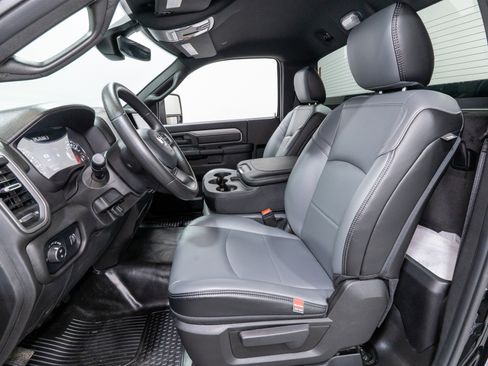 Used 2023 RAM 3500 Tradesman image 16