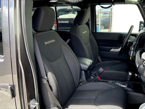 Used 2016 Jeep Wrangler Unlimited Sahara w/ Max Tow Package image 12