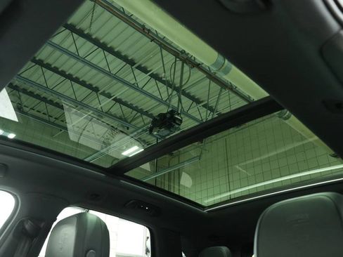 Certified 2025 Porsche Cayenne image 37