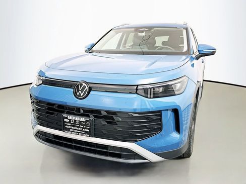 New 2026 Volkswagen Tiguan SE AWD/4WD image 3