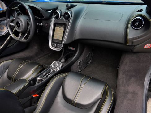 Used 2020 McLaren 570S Spider RWD image 10