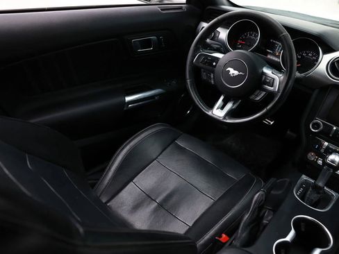 Used 2018 Ford Mustang GT Premium image 20