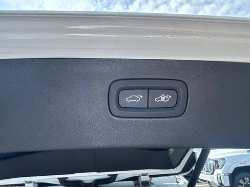 Used 2023 Volvo XC90 B6 Plus w/ Protection Package Premier AWD/4WD image 22