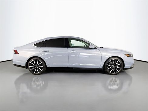 Used 2023 Honda Accord Touring image 8