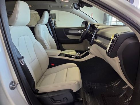New 2026 Volvo XC40 B5 Plus w/ Protection Package Premier AWD/4WD image 22