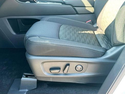 New 2025 Nissan Pathfinder SV w/ Cargo Package image 18