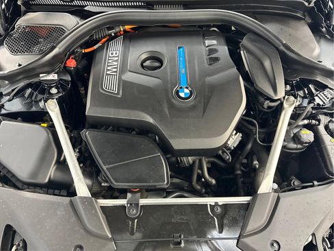 Used 2018 BMW 530e xDrive image 31