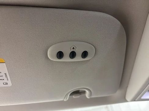 Used 2010 Dodge Grand Caravan SXT FWD image 19