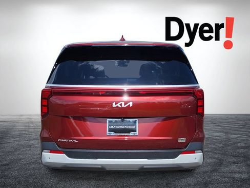 Certified 2025 Kia Carnival FWD image 6