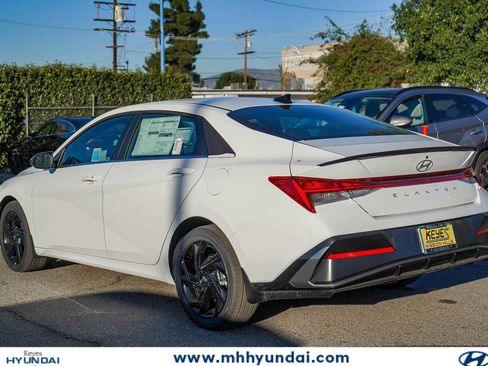 New 2026 Hyundai Elantra SEL Sport FWD image 6