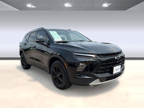 Certified 2025 Chevrolet Blazer LT w/ Midnight/Sport Edition FWD image 7
