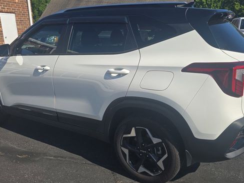 Used 2025 Kia Seltos S AWD/4WD image 6